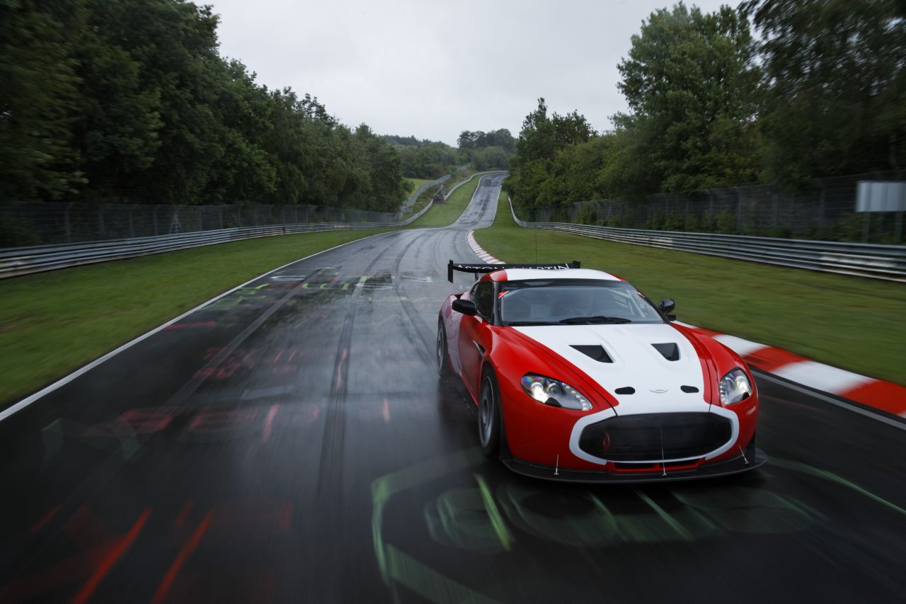 Aston Martin V12 Zagato: Del circuito a la calle, pero en edición limitada.