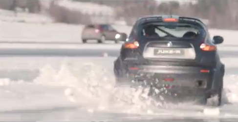 El Nissan Juke-R también puede ser muy divertido sobre el hielo