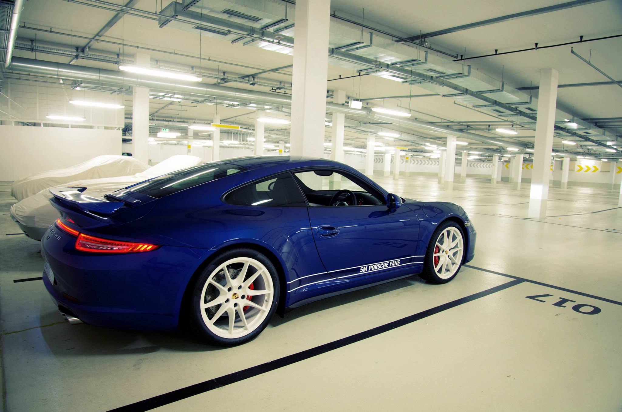 Porsche celebra sus 5 millones de seguidores en Facebook con un 911 muy especial