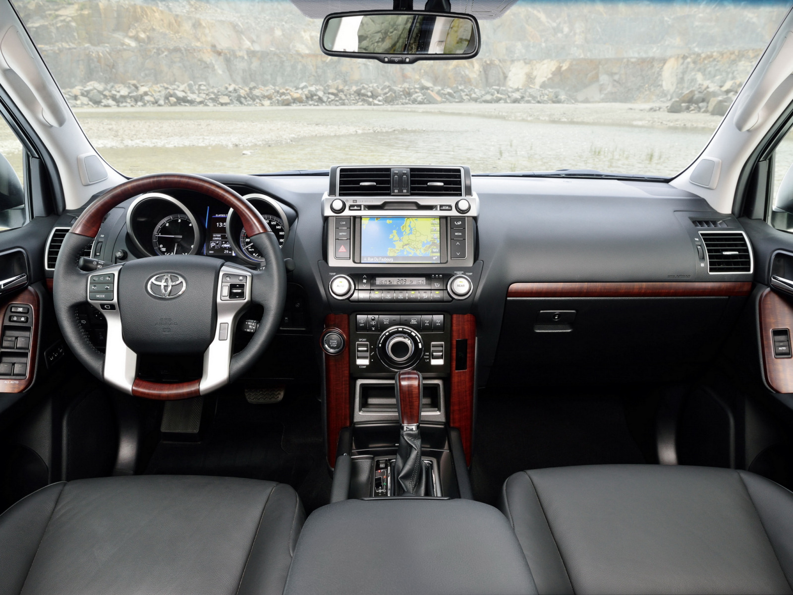 La nueva imagen del Toyota Land Cruiser se deja ver antes de lo debido