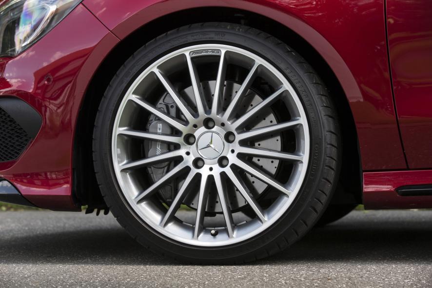 Neumáticos Dunlop Sport Maxx RT para el nuevo CLA 45 AMG